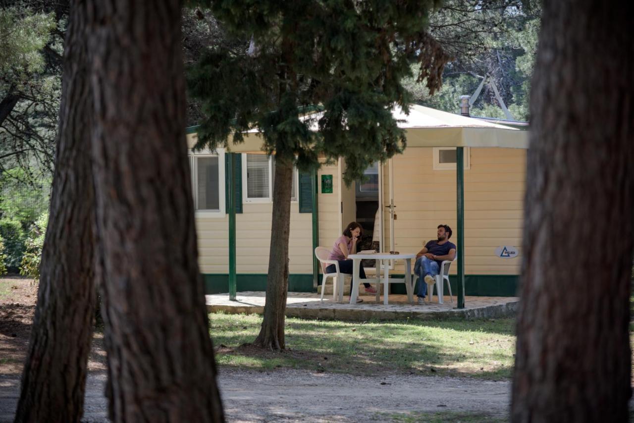 Mobile Homes Camping Kovacine Cres Esterno foto