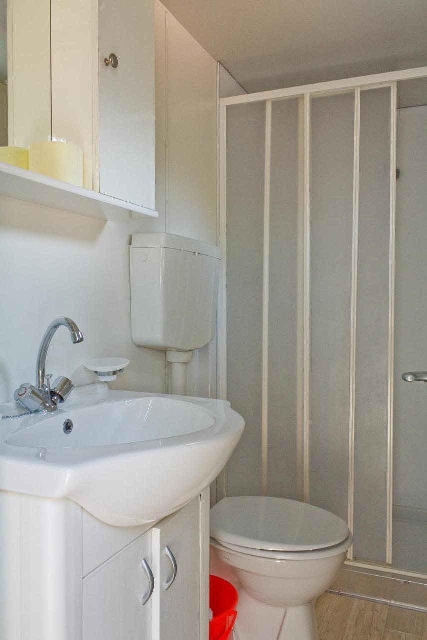 Mobile Homes Camping Kovacine Cres Esterno foto